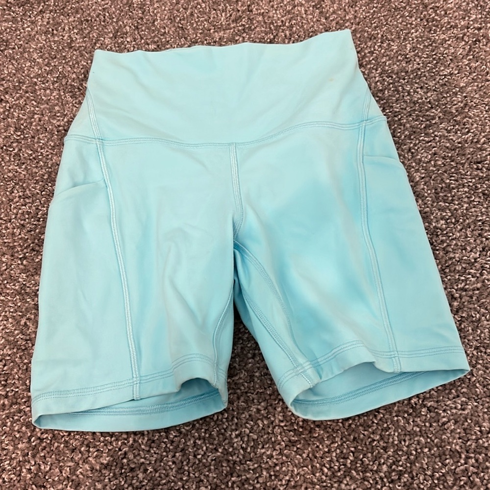 Lululemon high rise align shorts with pockets 6”